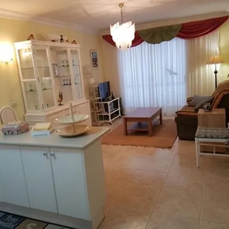 Calle Dr. Celestino Gonzalez Padron Daire